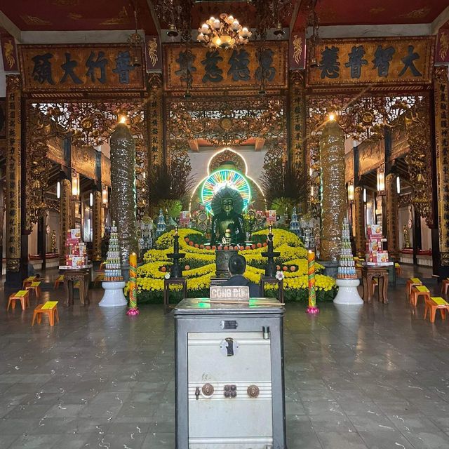 Vinh Nghiem Buddhist Temple (Chùa Vĩnh Nghiêm)