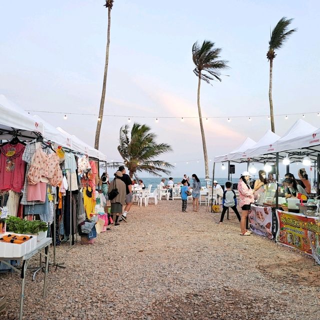  #พิกัด เที่ยว กิน ช้อป ริมหาดยามเย็น จ.ชุมพร 
