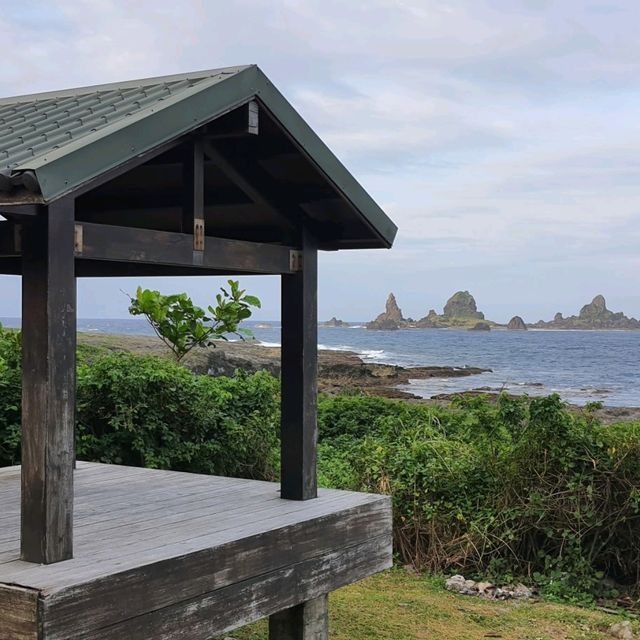 看海發呆，蘭嶼處處是涼亭。