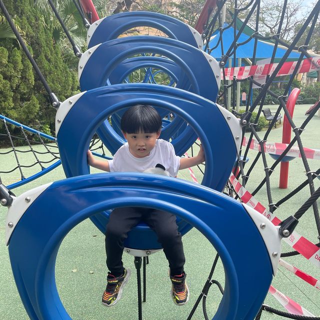  香港唯一親子海濱度假酒店，設備豪華齊全有泳池及兒童玩樂區。