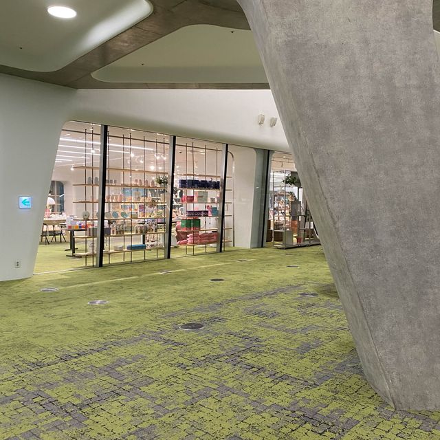 東大門｜藝術與創興的結合📍DDP設計廣場📍