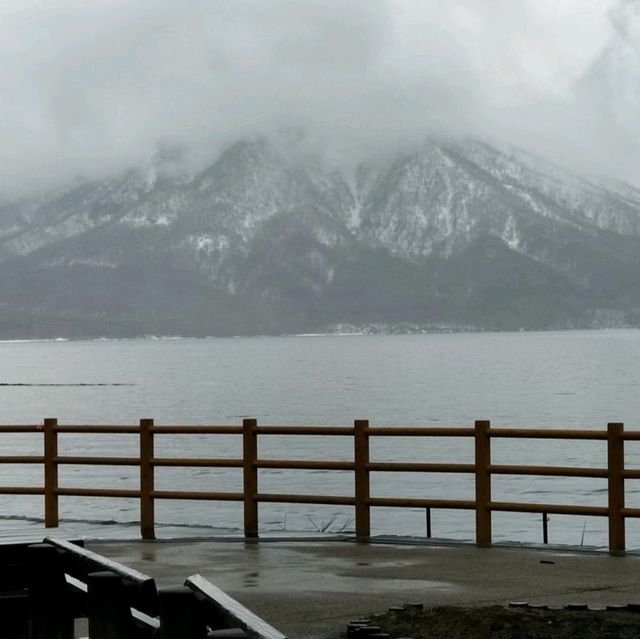 北海道支笏湖-霧中的浪漫富士山