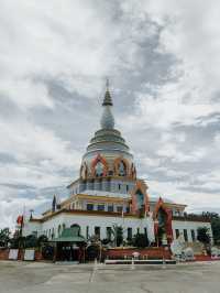 วัดท่าตอน เจดีย์แก้วสีม่วง