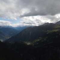 瑞士🇨🇭 ｜ 埃基斯峰高聳於阿萊奇冰河🌟 - Eggishorn