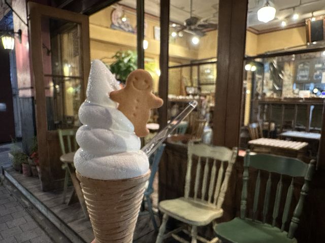 北海道・札幌。『スウィート・レディー・ジェーン(SWEET LADY JANE)』でテイクアウトソフトクリーム。 