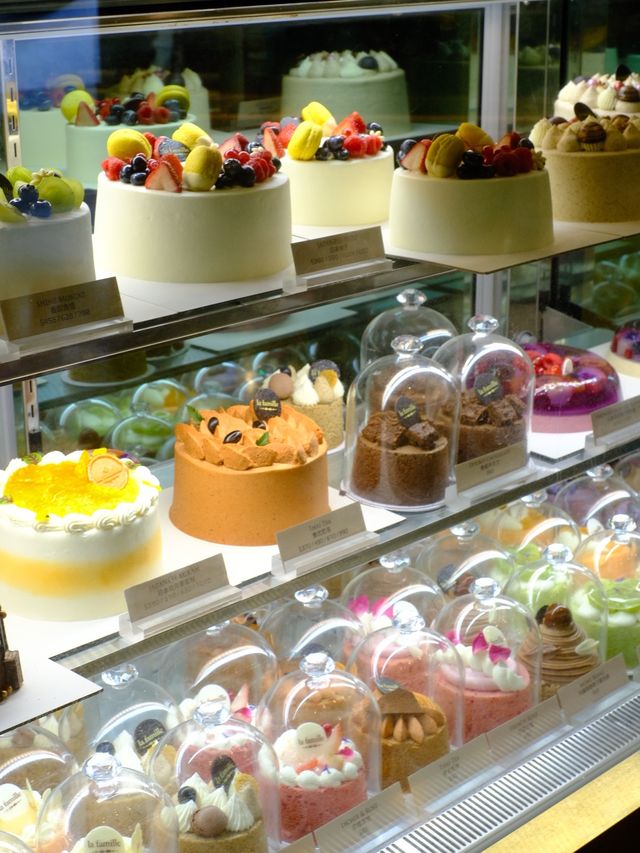 聖誕派對必備多款色彩繽紛蛋糕，推介La Famille蛋糕店