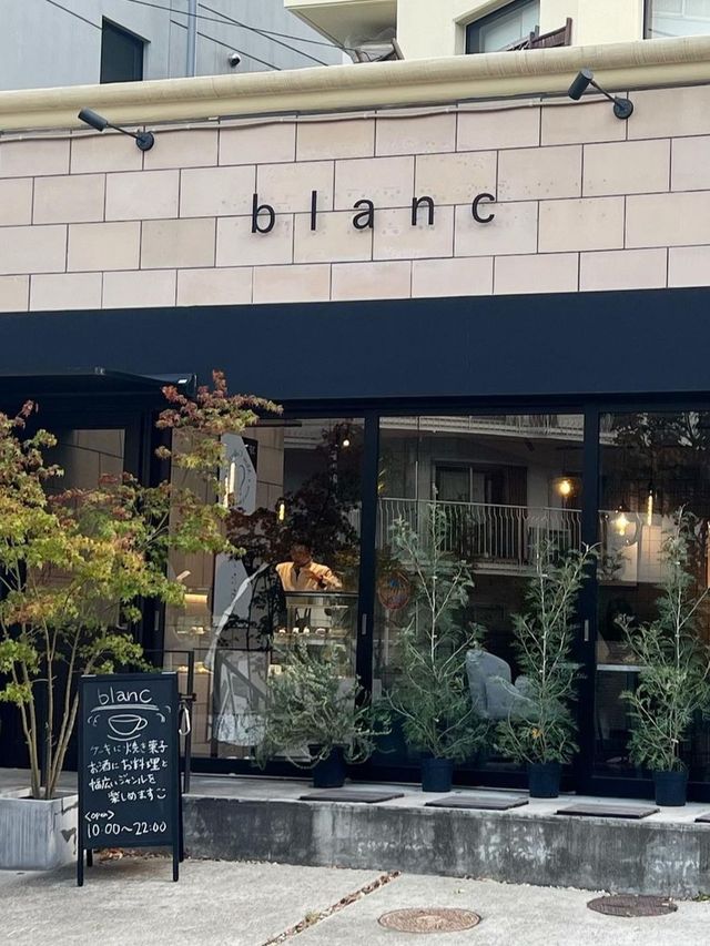 【福岡カフェ】まるで宝石店のショーケースのような素敵なカフェ