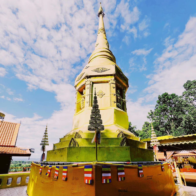 วัดพระธาตุจอมหมอกแก้ว จ.เชียงราย