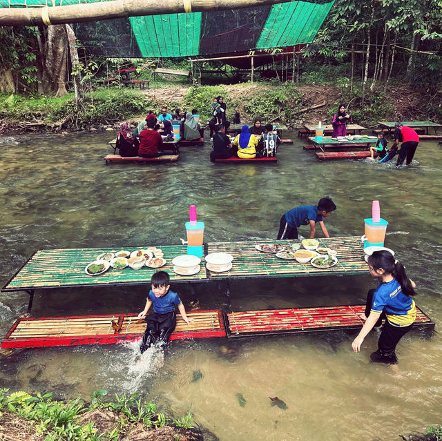 The chill of water and the umph of food!