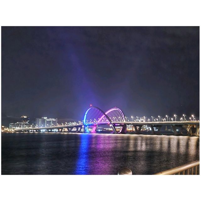 漫步海上高架橋。將軍澳藍隧道跨灣大橋