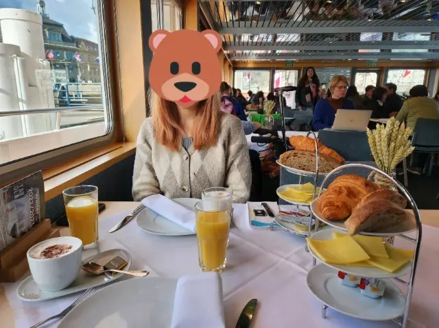 【瑞士】琉林湖船上早餐：煥發感官的理想方式