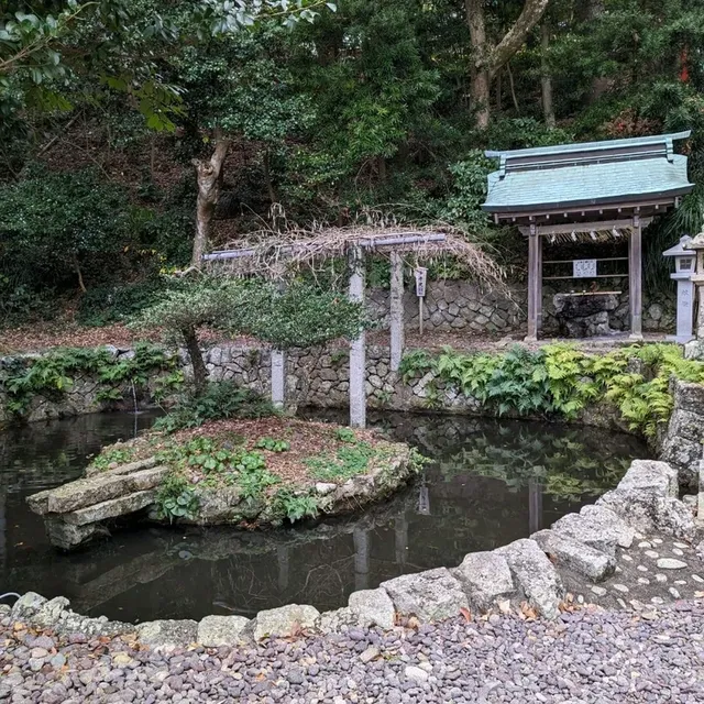 鯛みくじを釣り吉祥願う…天の川伝説の天の川が在るとされる 世界遺産の宗像大社の中津宮へは フェリーで移動