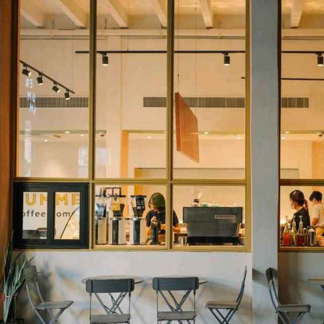 คาเฟ่เปิดใหม่ The Summer Coffee Talat Noi