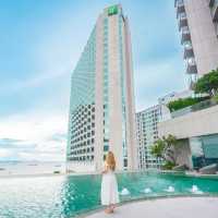 ที่พักติดชายหาดพัทยา Holiday Inn Pattaya