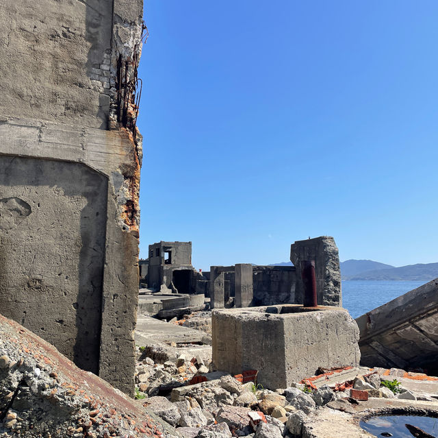 軍艦島　かつて世界一の人口密度を誇った人工島