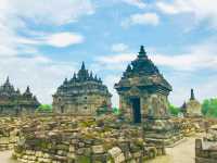 Graceful beauty of Indonesia’s temple 🇮🇩❤️