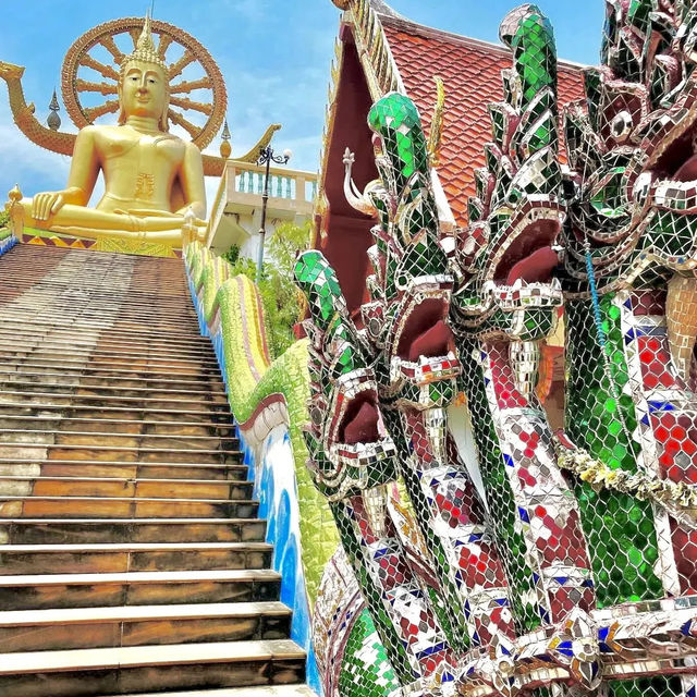 Exploring monumental temples in Koh Samui 🌴🌊