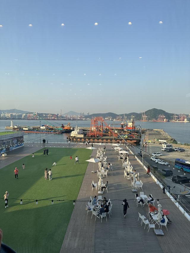 압도적인 규모! 항구뷰가 멋있는 영도 대형카페 ✨