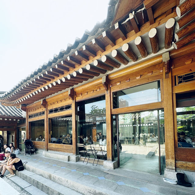 Urban charm: Café Onion @ Anguk Seoul 🇰🇷