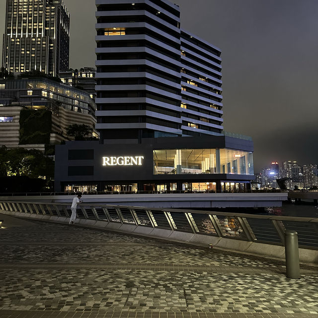 香港麗晶酒店，維港景第一排超美港景！超優行政酒廊