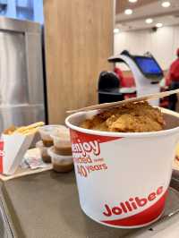 🇵🇭國民炸雞快餐「Jollibee」快樂蜂🐝