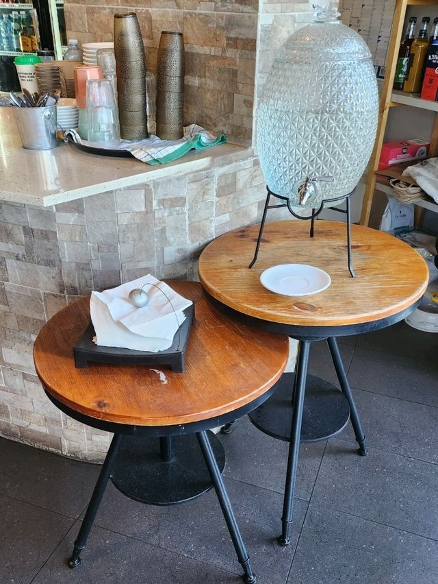 🇦🇺 Lovely Cafe in Woody Point, Queensland, Australia