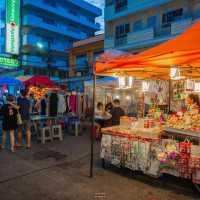 ตลาดโต้รุ้งหัวหิน