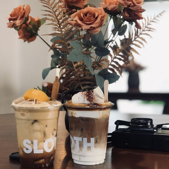 SLOTH. | คาเฟ่สุดเกร๋ที่คุณต้องห้ามพลาด 📍