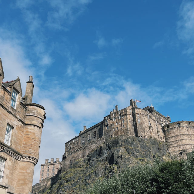Edinburgh Enchantment: Castles, Closes, and City Views