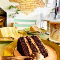 🇲🇾 Step Into Elegance at Cantek Sekali Café – Beauty in Every Bite!