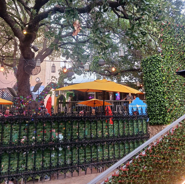 Stroll, Sip, and Savor – Experience the Magic of San Antonio’s River Walk