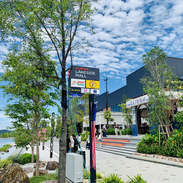 Where Retail Meets Tranquil Lakeside Living