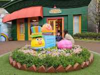 ร้านขายของ Elmo’s : Sesame Street Kid’s Store