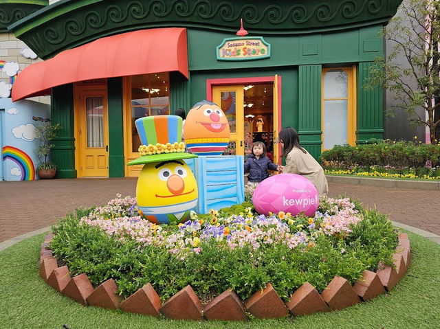 ร้านขายของ Elmo’s : Sesame Street Kid’s Store