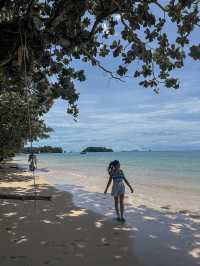 เดินเล่นริมหาทับแขก 🏝️ กระบี่