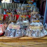 ตลาดหลวงปู่ทวด อยุธยา 