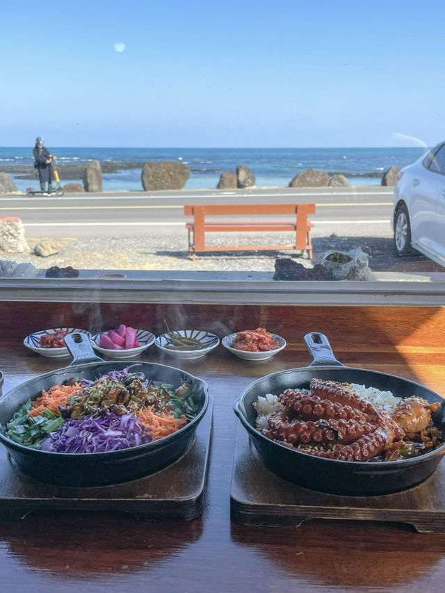 매콤하고 쫄깃한 돌문어 덮밥 맛집