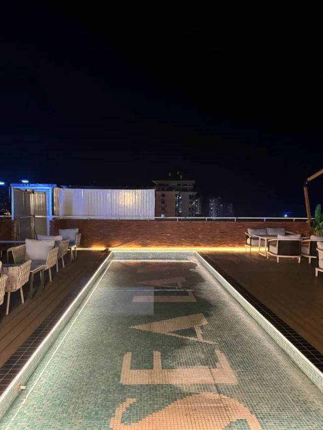 青島曜石 X 酒店