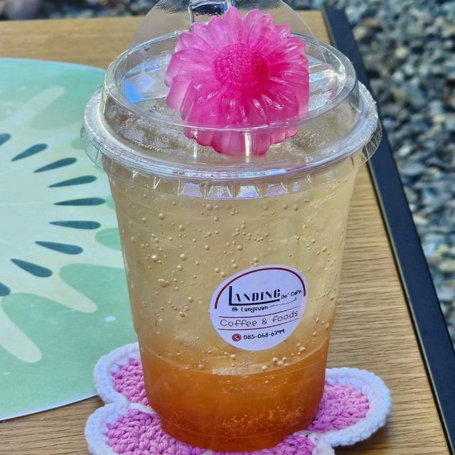 ร้านคาเฟ่แลนด์ดิ้งเดอ   ชุมพร