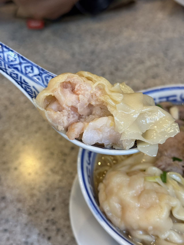 홍콩 새우 완탕면 미슐랭 수상의 맛집