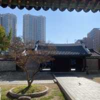 Dongmyo (Eastern Shrine) ความสงบเงียบในดงเมียว