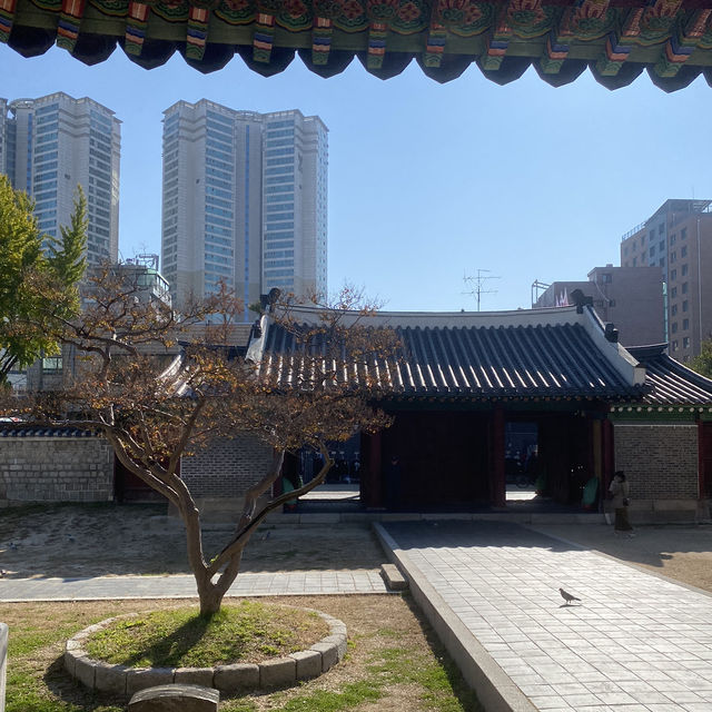 Dongmyo (Eastern Shrine) ความสงบเงียบในดงเมียว
