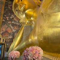 The Splendor of Wat Phra Chetuphon: Bangkok’s Reclining Treasure