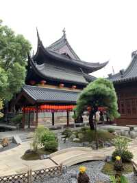 Tranquility Amidst the Bustle: A Morning at Shanghai’s Jade Buddha Temple