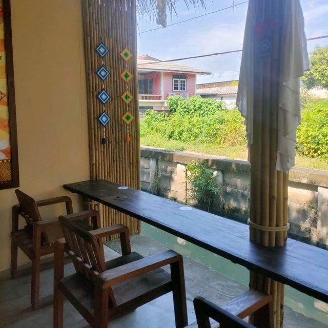 ข้าวหมูทอดร้านลับในเมืองทองธานี