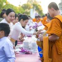 เริ่มต้นปีที่วัดอรุณ: เสริมสิริมงคลและความสุขใจ