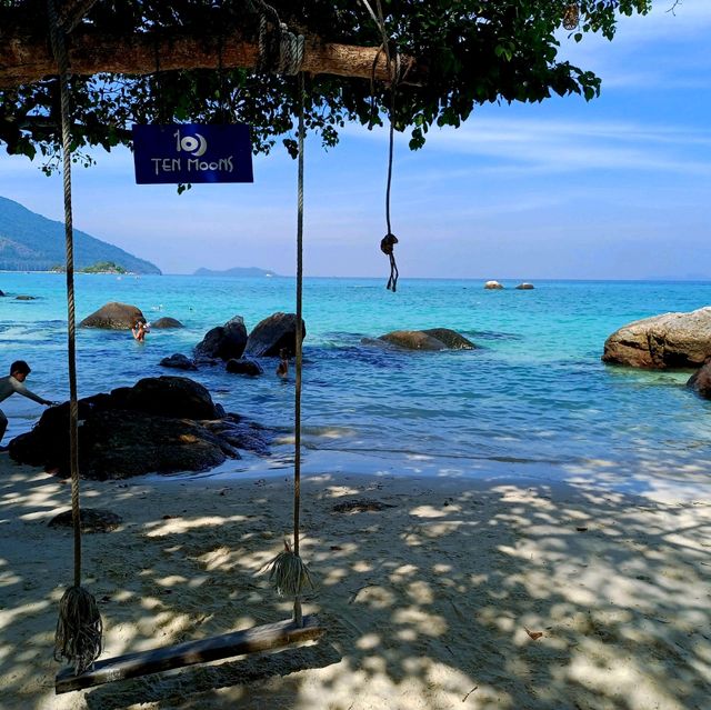泰國麗貝島特色度假村以及專屬沙灘:麗貝十月度假村Ten Moons Lipe Resort，在trip.com上預定能享受優惠價格