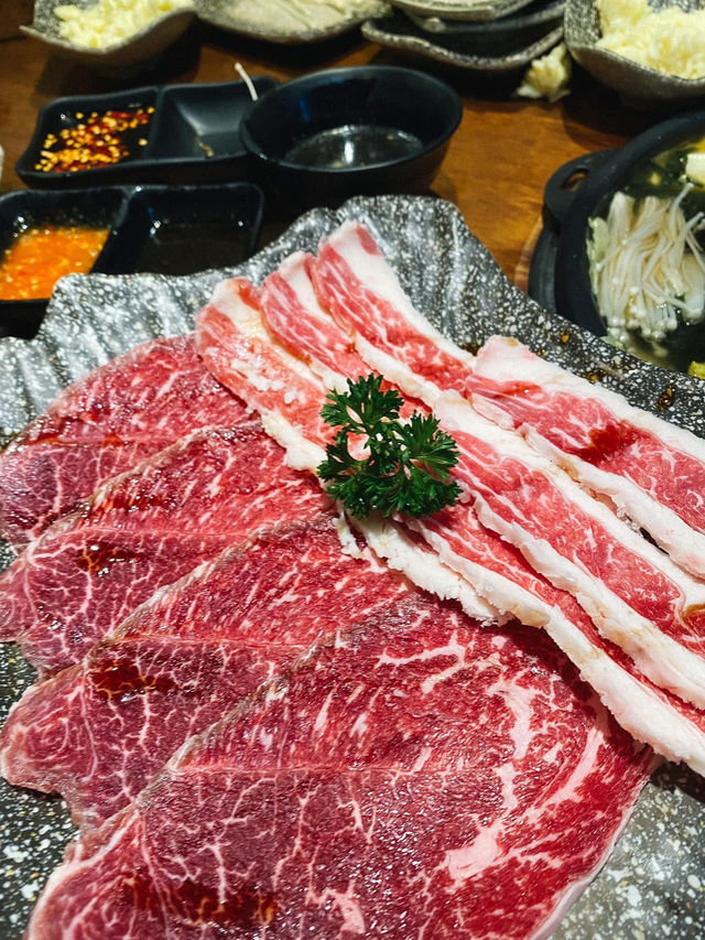 🥩🥬 บุฟเฟ่ต์ปิ้งย่างพรีเมี่ยมย่าน #สะพานควาย    