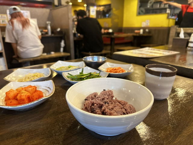 韓國🇰🇷 新村站 好吃的嫩豆腐24小時韓式料理鍋物拌飯