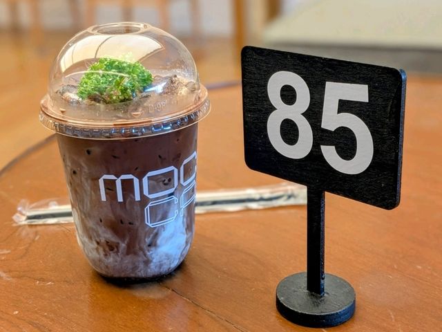 Moca cafe 逛完曼谷當代藝術博物館，來杯網美咖啡吧！